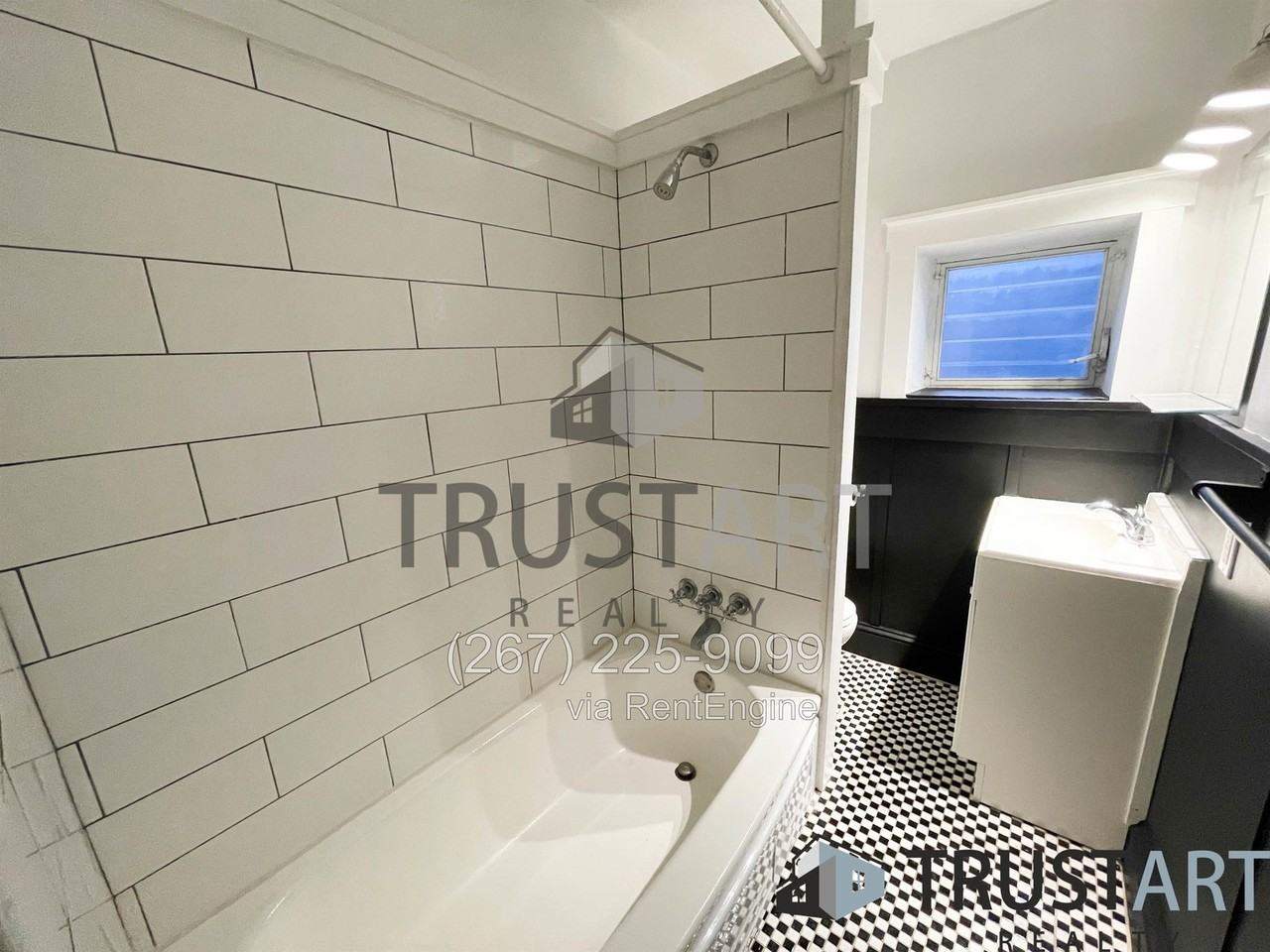 105 Seville St - Photo 5 of 14