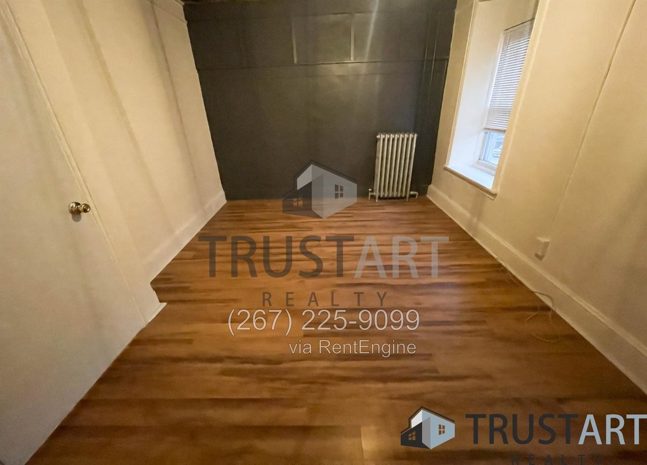 105 Seville St - Photo 7 of 14