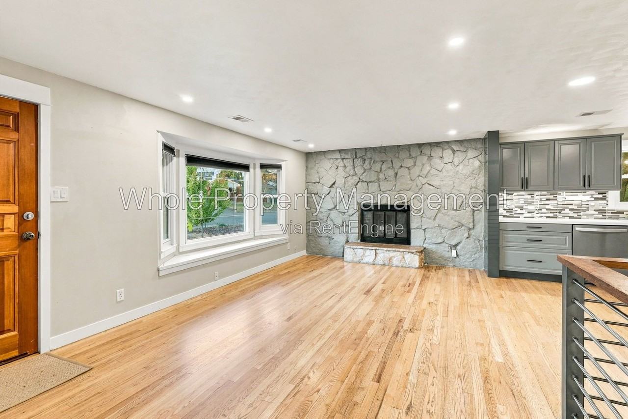 6190 Marshall St - Photo 2 of 31