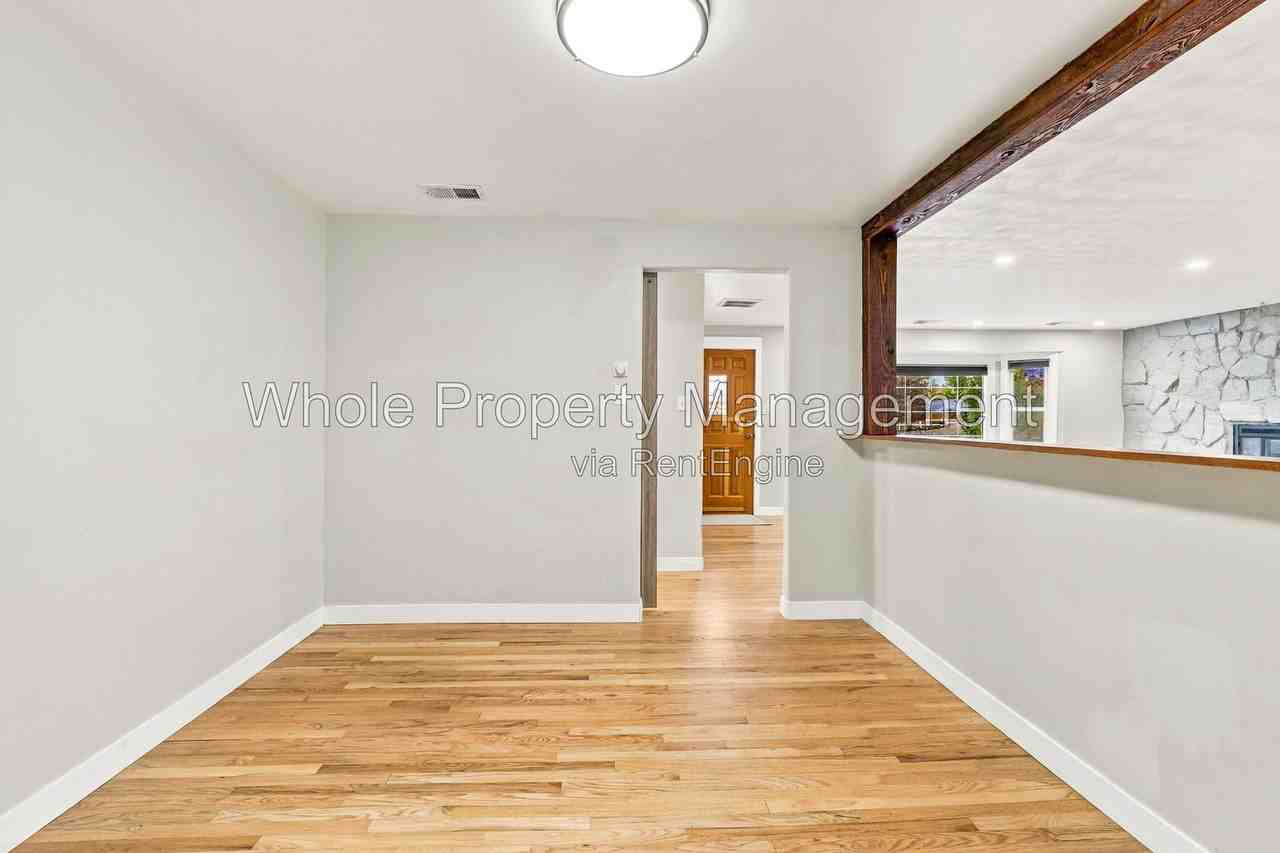 6190 Marshall St - Photo 6 of 31