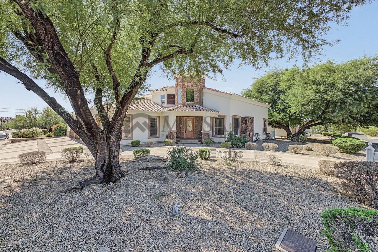 1549 E Las Palmaritas Dr