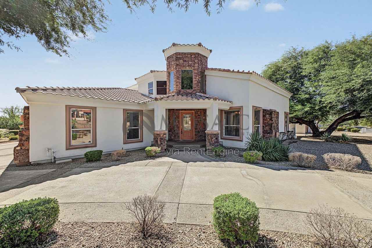 1549 E Las Palmaritas Dr - Photo 3 of 50
