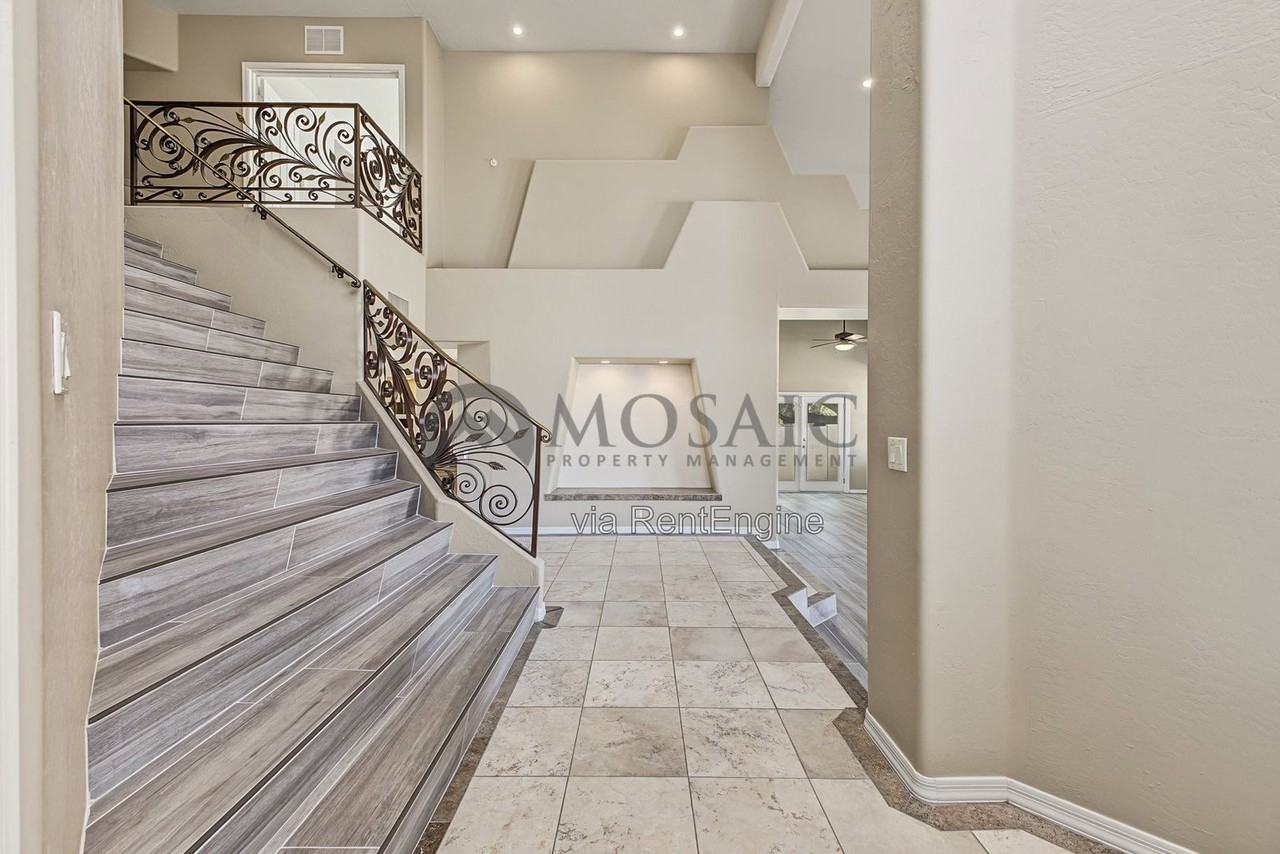 1549 E Las Palmaritas Dr - Photo 4 of 50