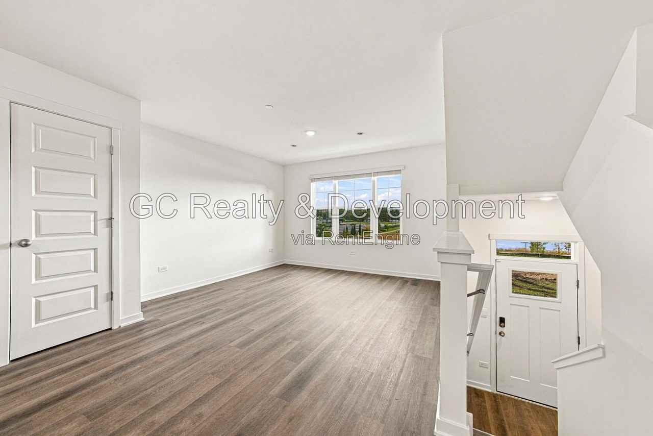 6393 Ulster Dr - Photo 3 of 24