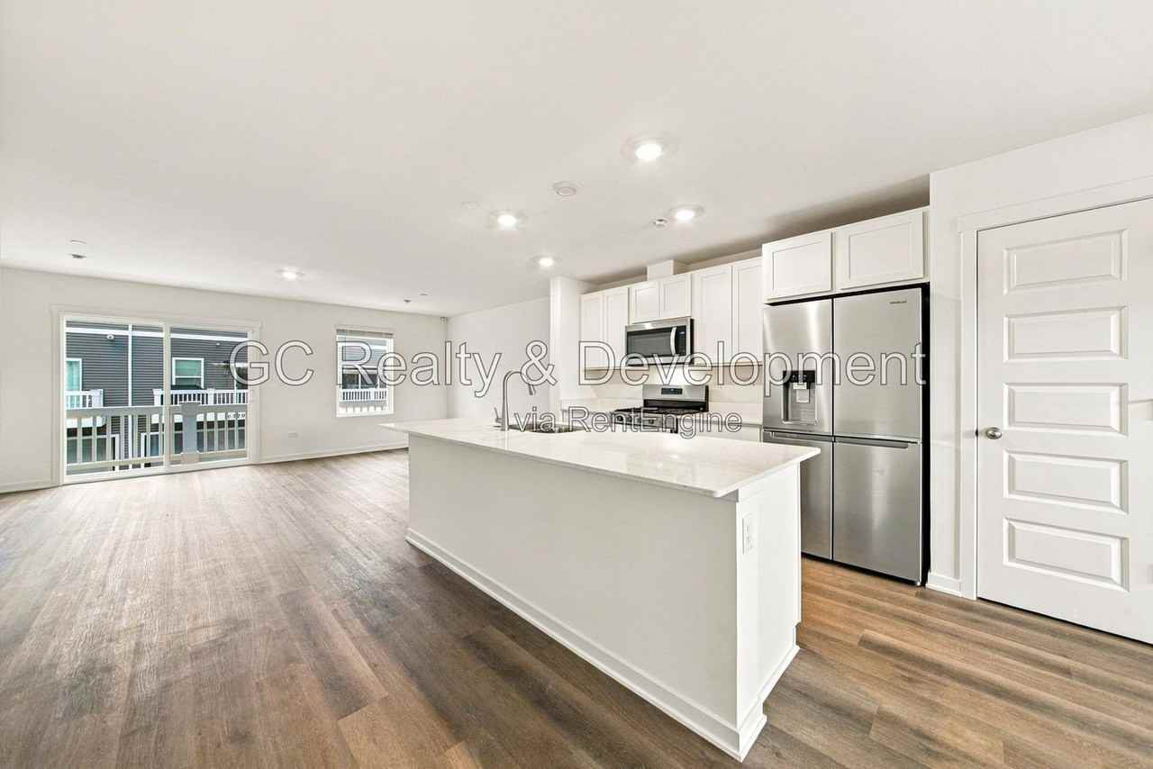 6393 Ulster Dr - Photo 4 of 24
