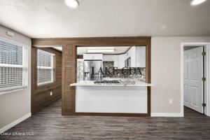 featured image of 1033 N 1st St