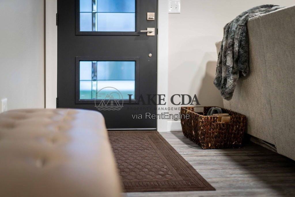 1033 N 1st St - Photo 4 of 23