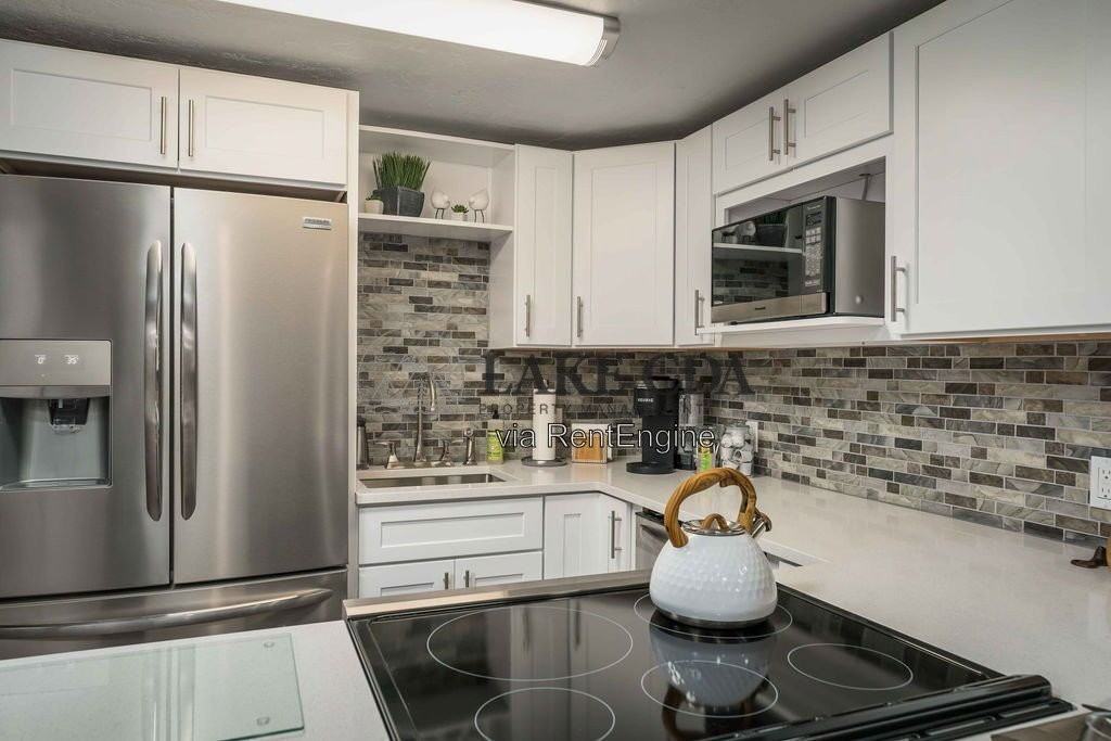 1033 N 1st St - Photo 5 of 23