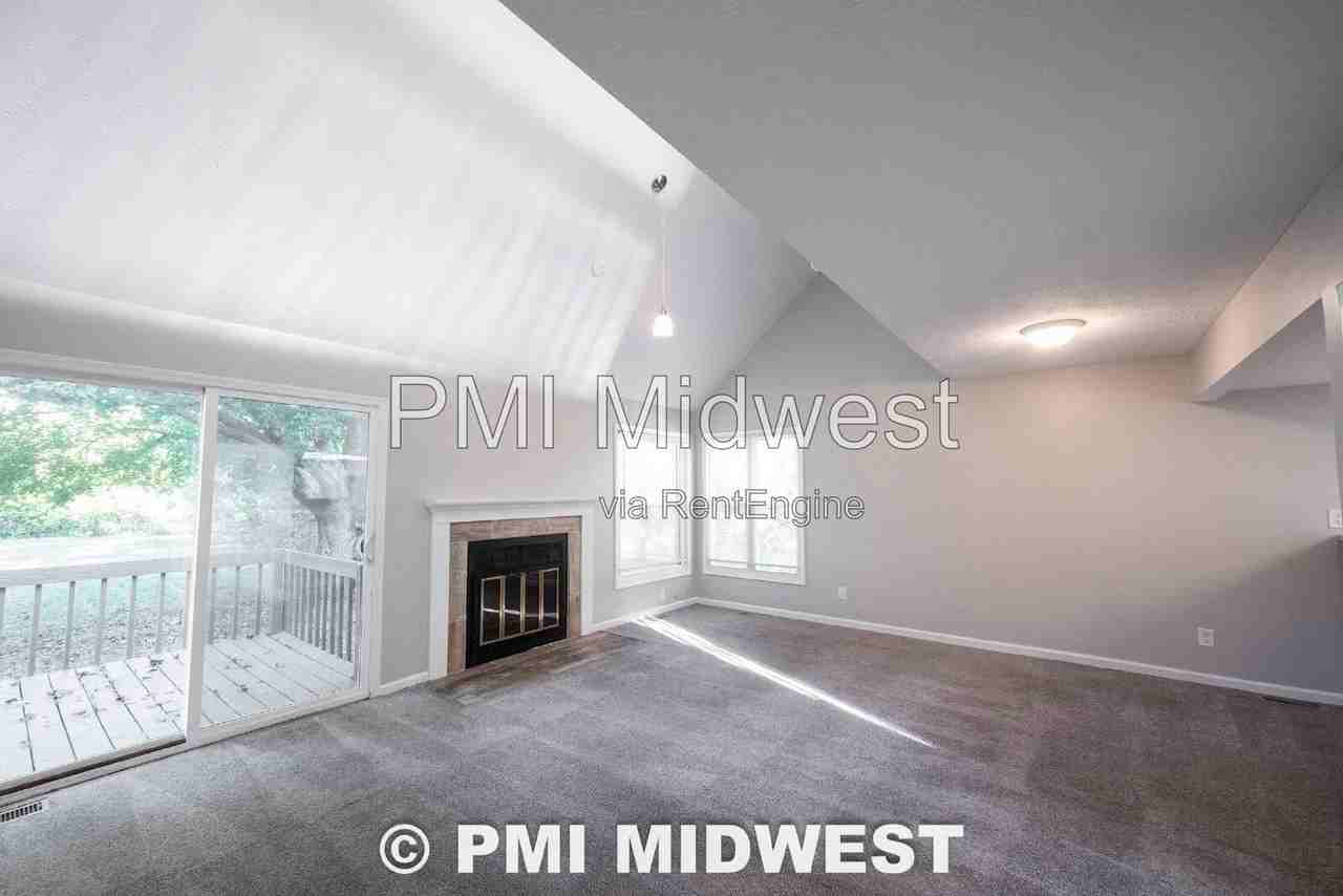 6422 Zionsville Rd - Photo 7 of 40