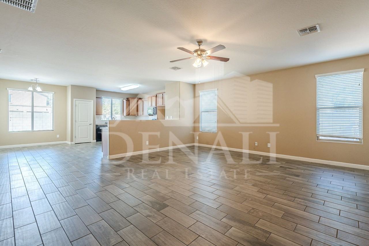 4520 W Dailey St - Photo 3 of 31