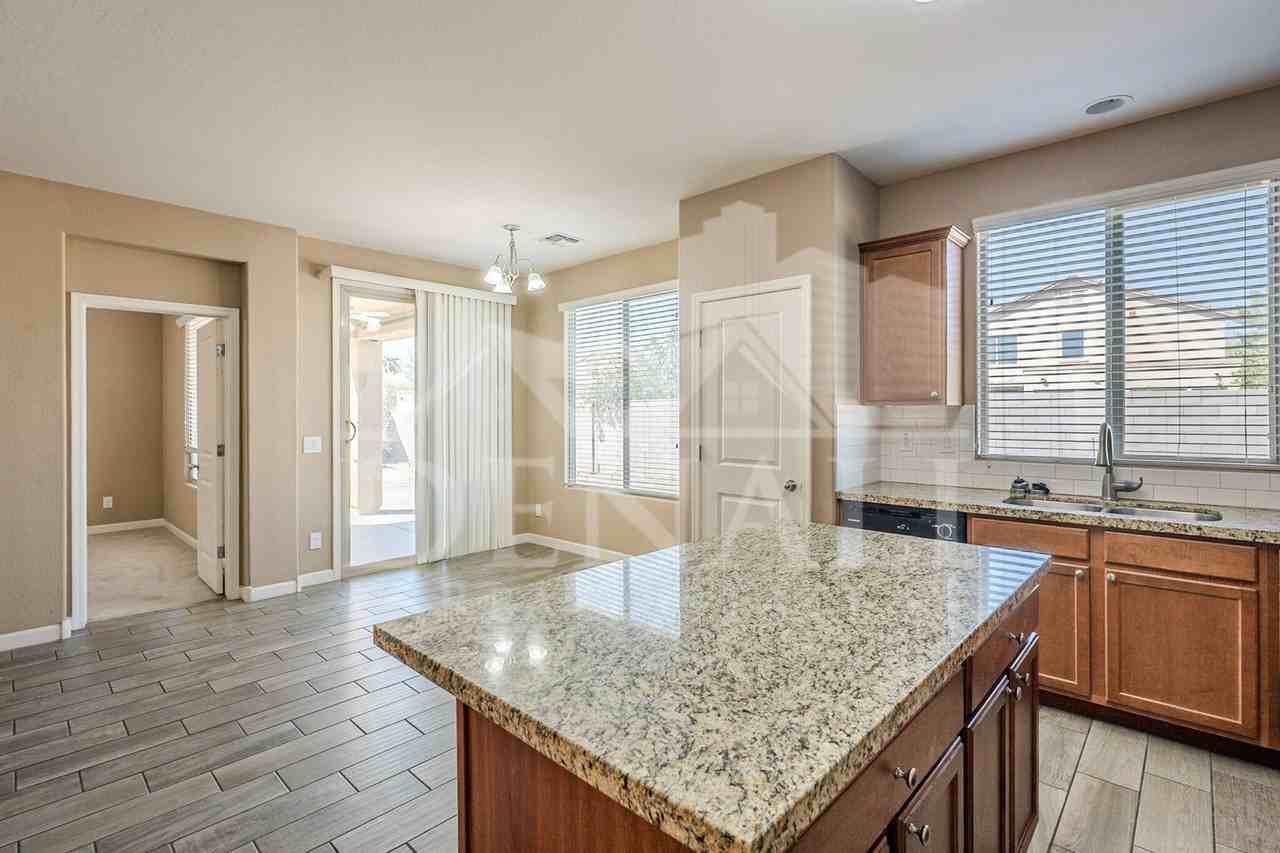 4520 W Dailey St - Photo 6 of 31