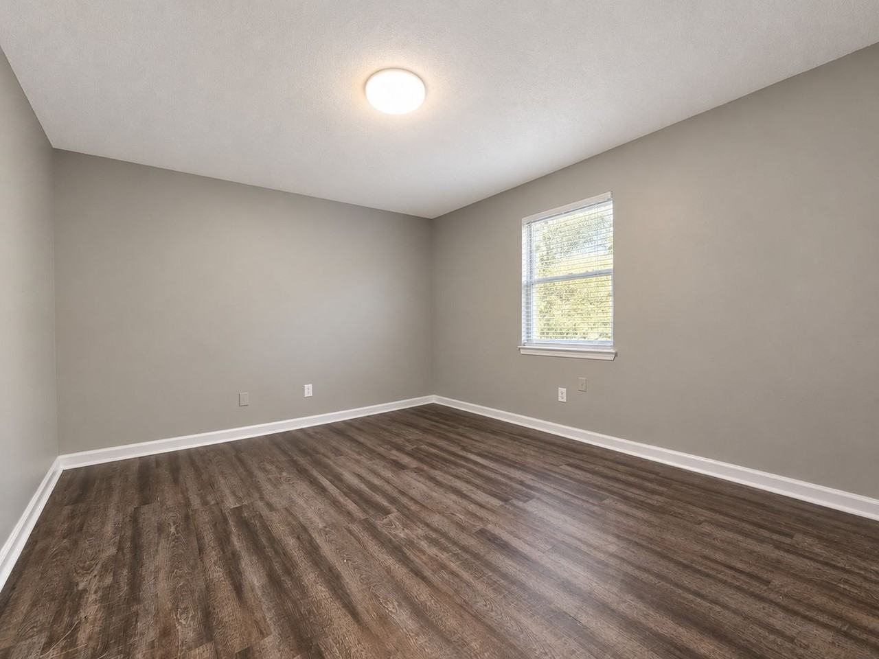 58 Nicole Ln - Photo 5 of 8