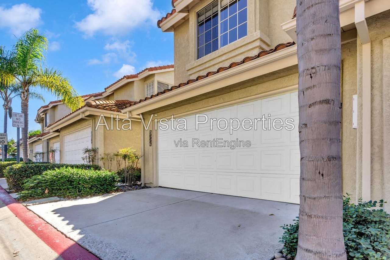 10983 Creekbridge Pl - Photo 4 of 45