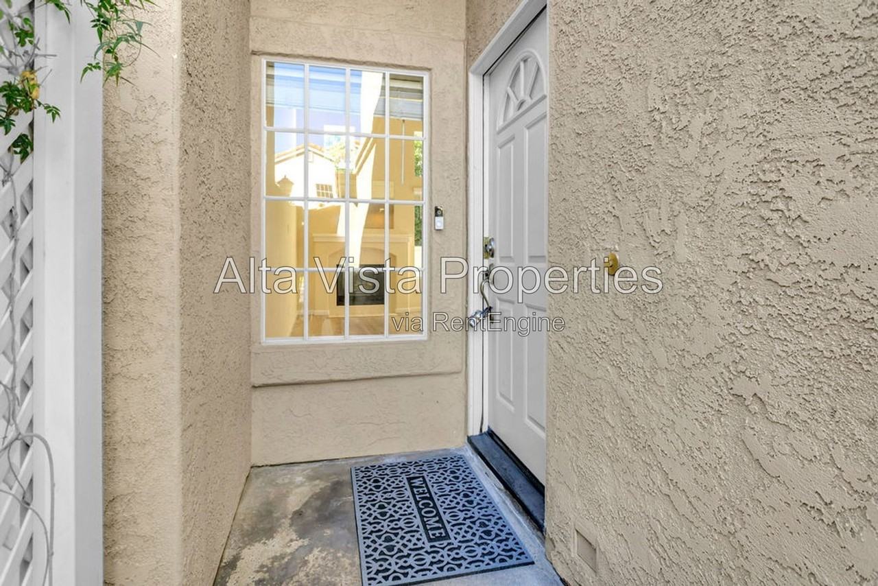 10983 Creekbridge Pl - Photo 6 of 45