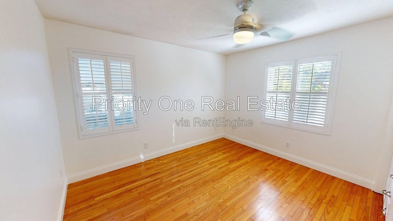 3342 33rd St - Photo 6 of 19
