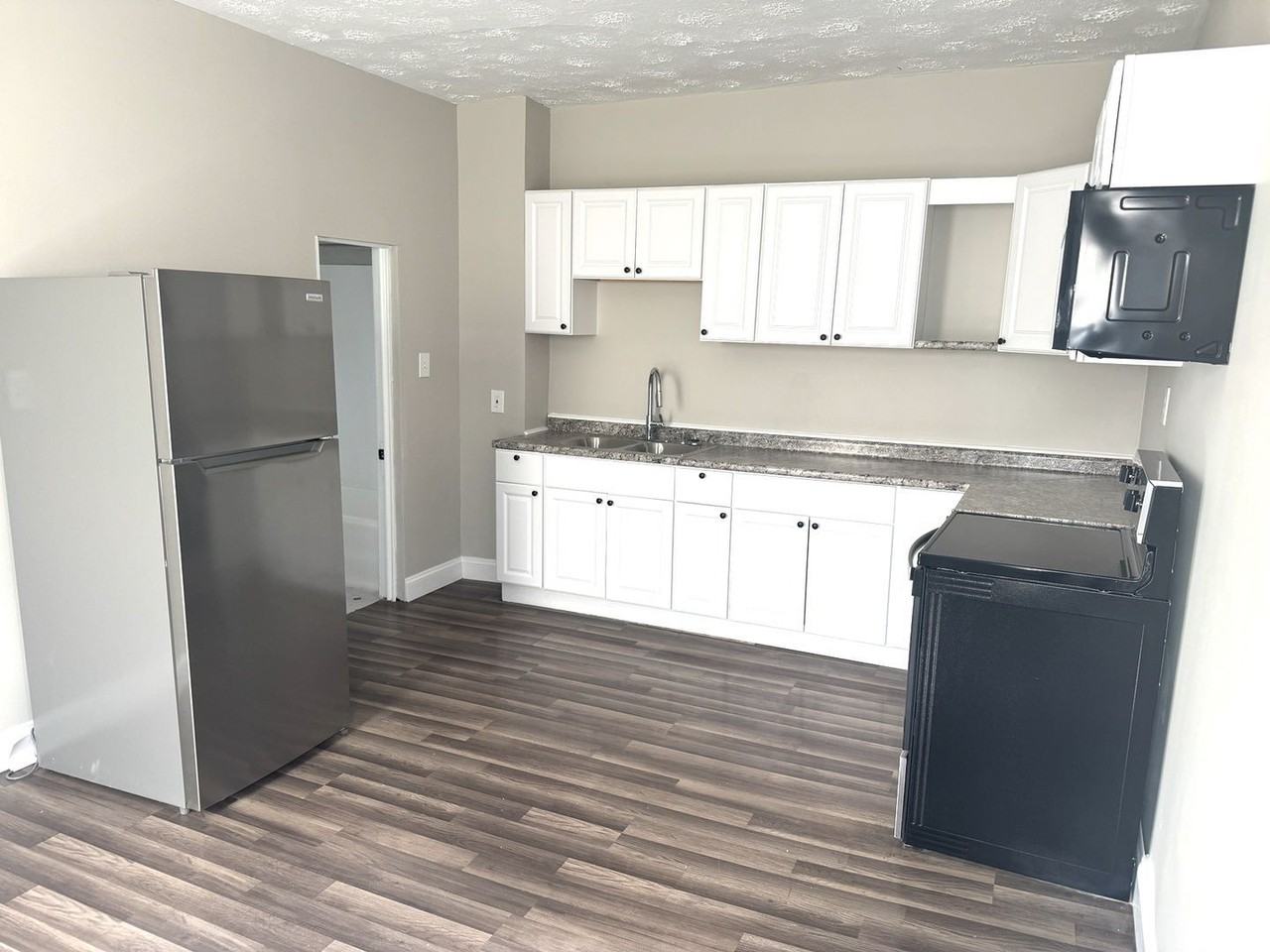 5129 Warren Ave #2 - Photo 2 of 9