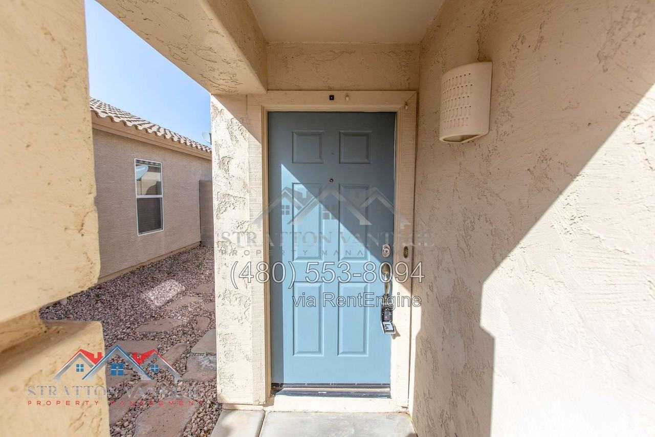 11542 W Oglesby Ave - Photo 5 of 33
