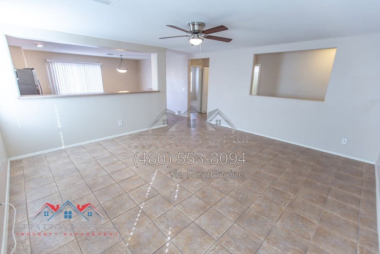 11542 W Oglesby Ave - Photo 6 of 33