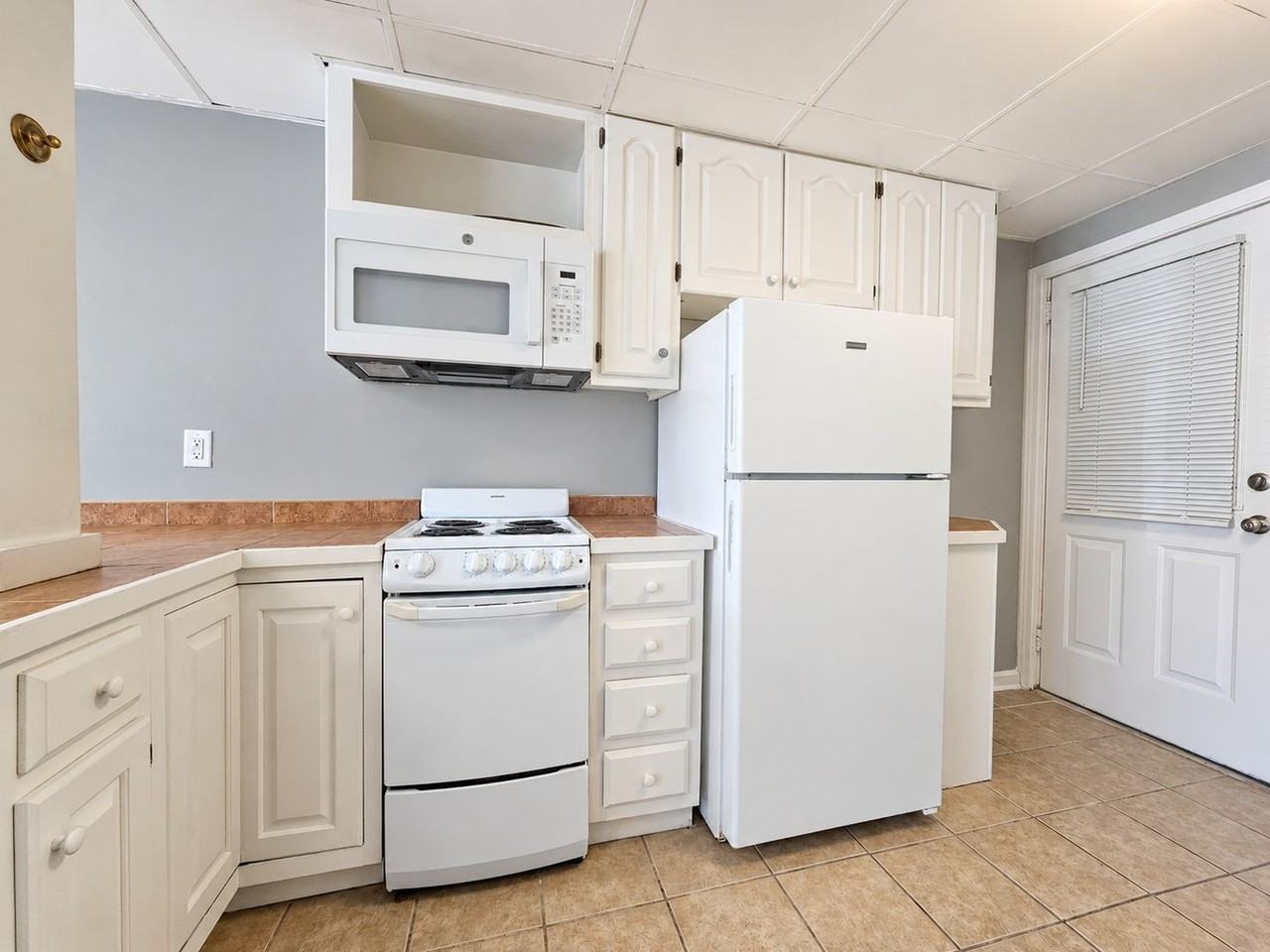 1719 John Ross Rd #C - Photo 6 of 11