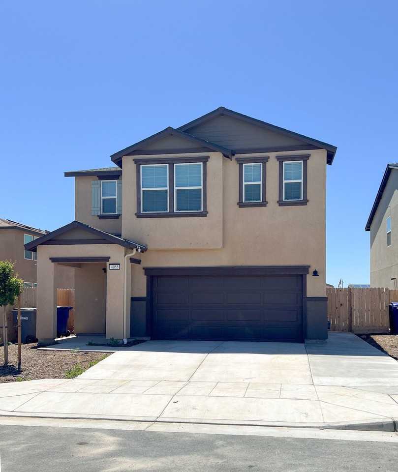 4055 N Casey Ave - Photo 4 of 8