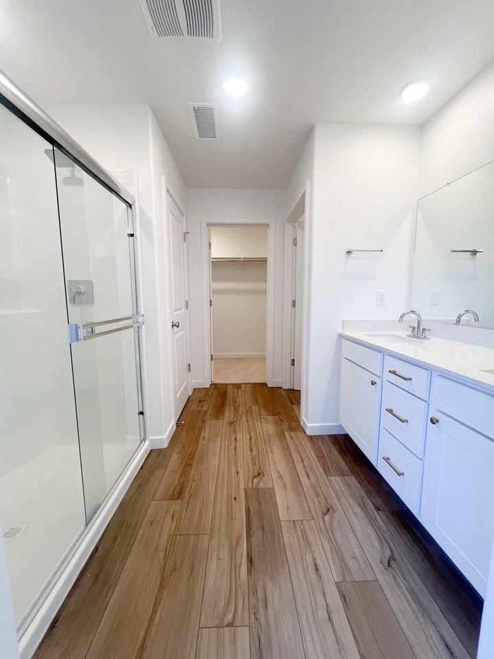 4055 N Casey Ave - Photo 5 of 8