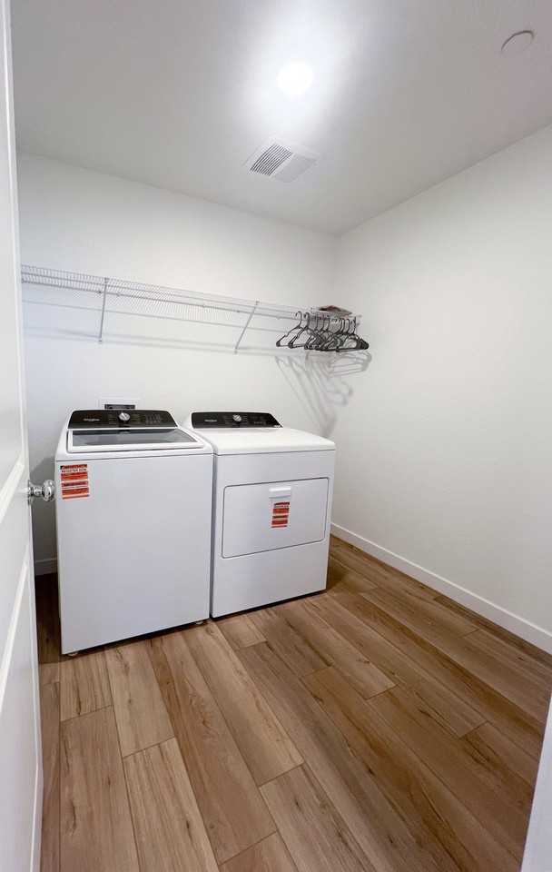 4055 N Casey Ave - Photo 6 of 8