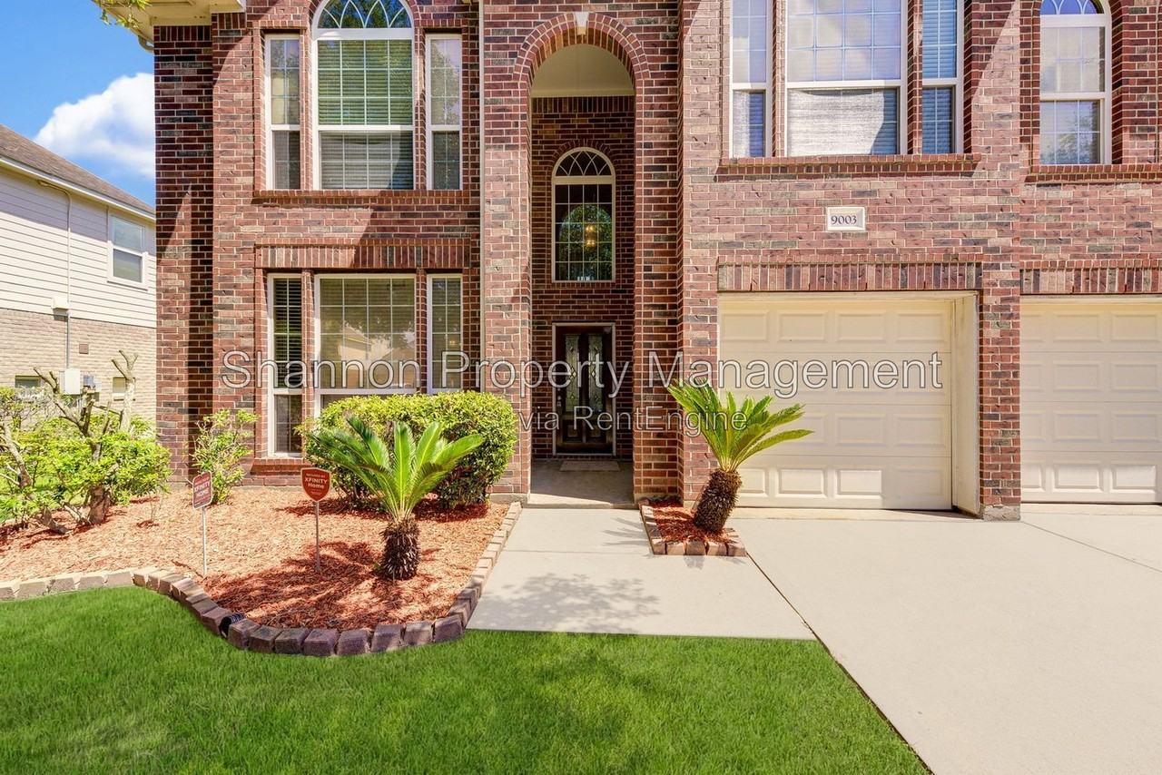 9003 Sundown Dr - Photo 2 of 43
