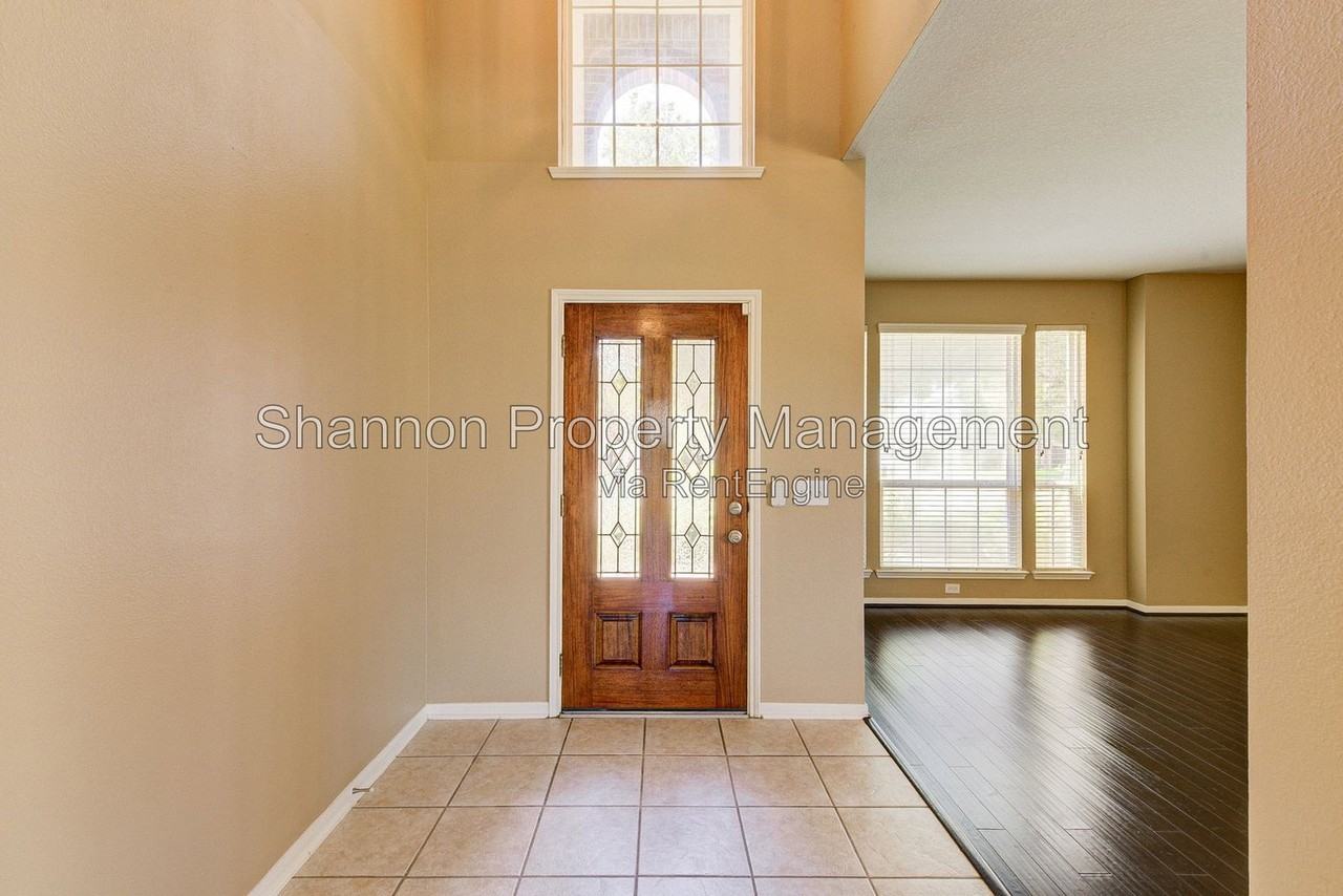 9003 Sundown Dr - Photo 4 of 43