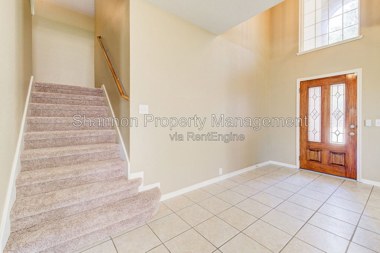 9003 Sundown Dr - Photo 5 of 43