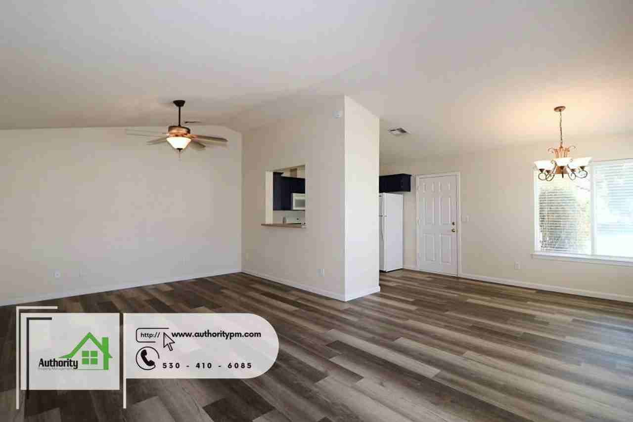 3747 Main St - Photo 4 of 17