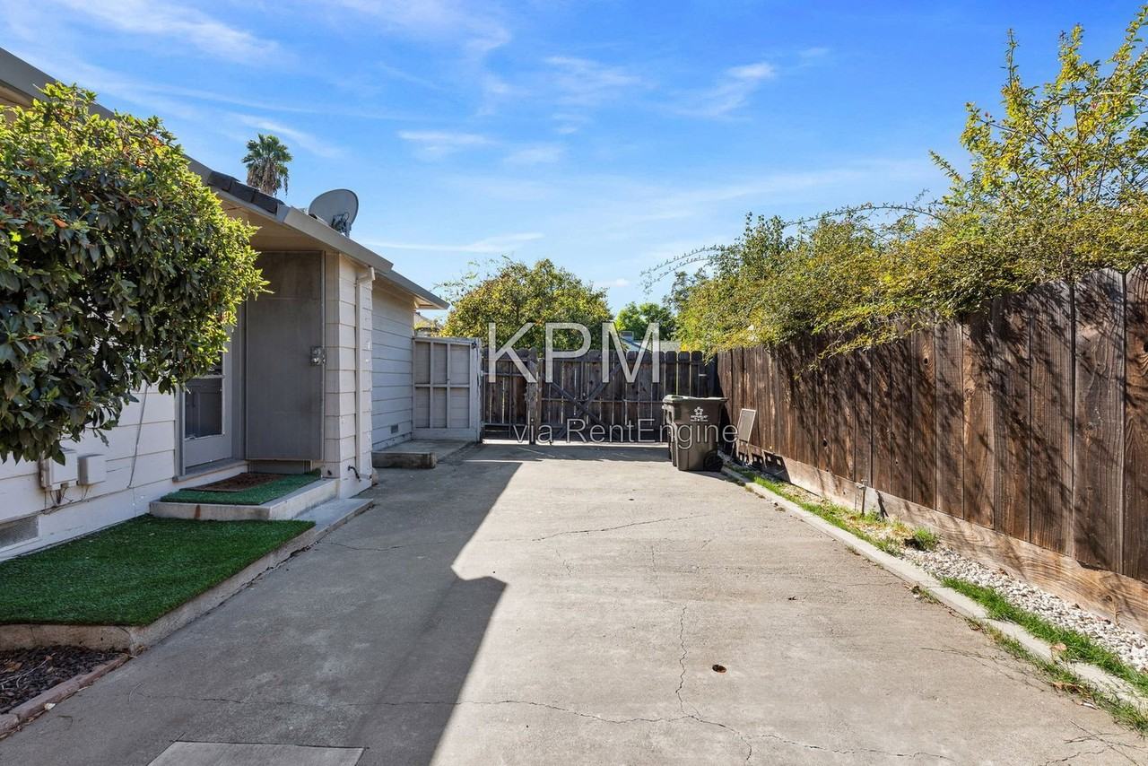 3208 Bonnie Ln - Photo 6 of 28