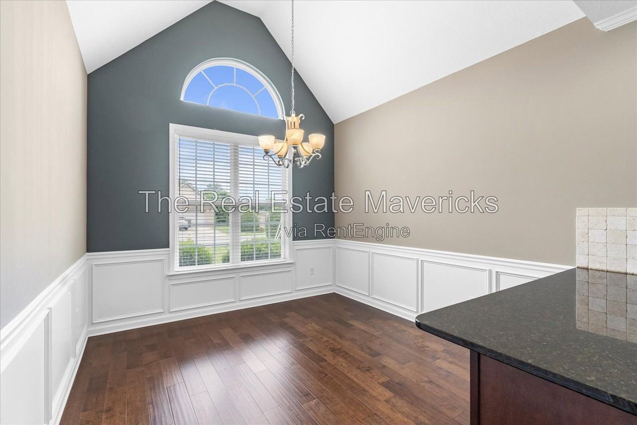 2858 Amsterdam Ln - Photo 4 of 10