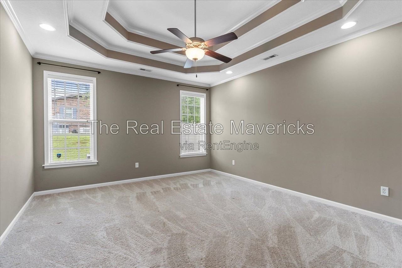 2858 Amsterdam Ln - Photo 5 of 10