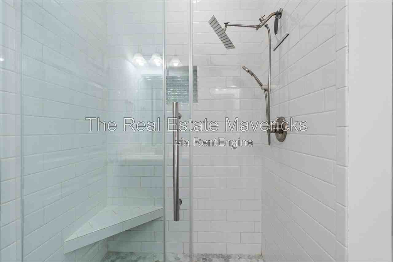 2858 Amsterdam Ln - Photo 7 of 10