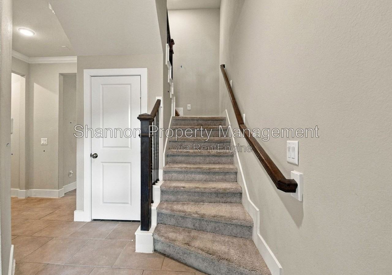 2117 Sequoia Woods Dr - Photo 6 of 43