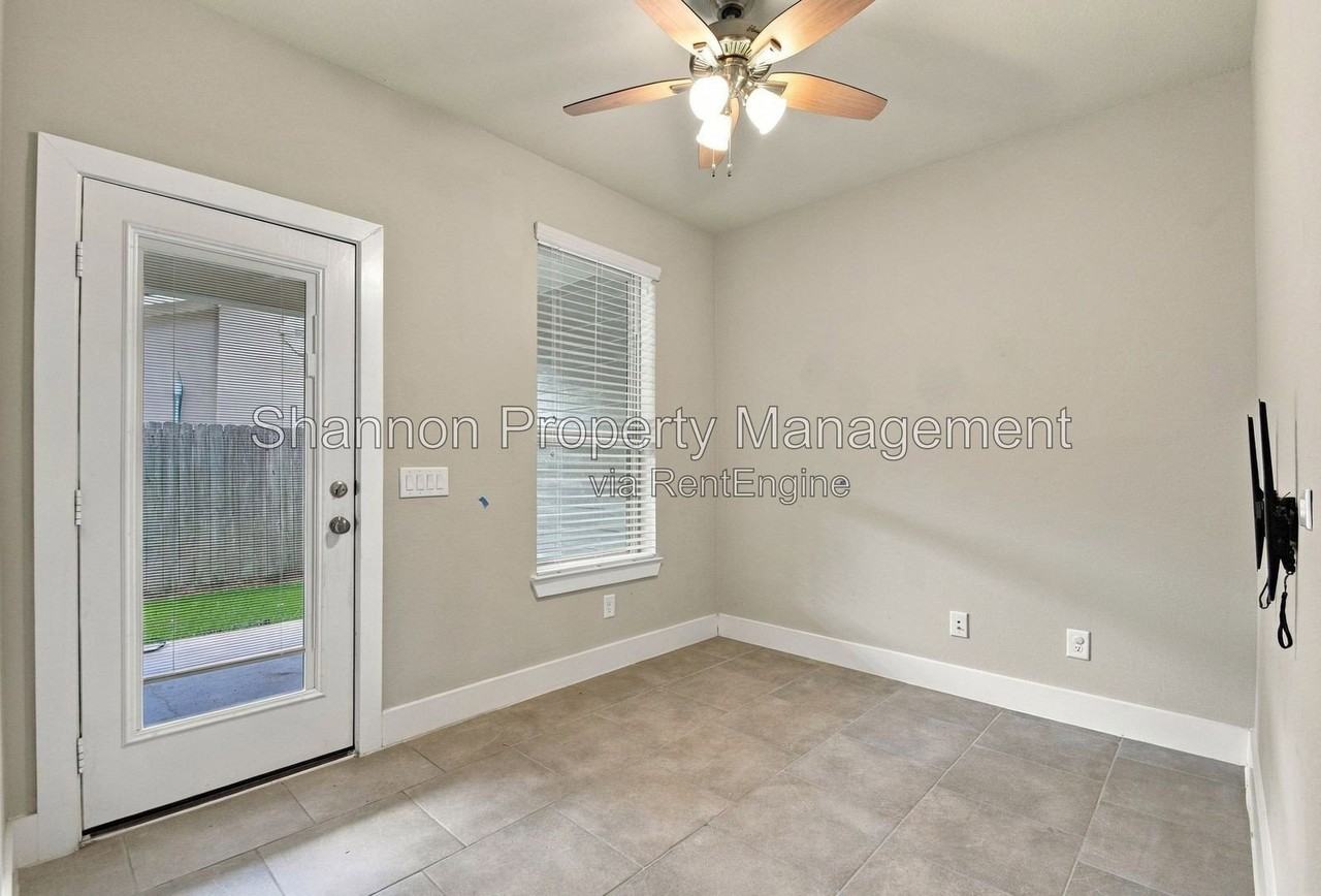 2117 Sequoia Woods Dr - Photo 7 of 43