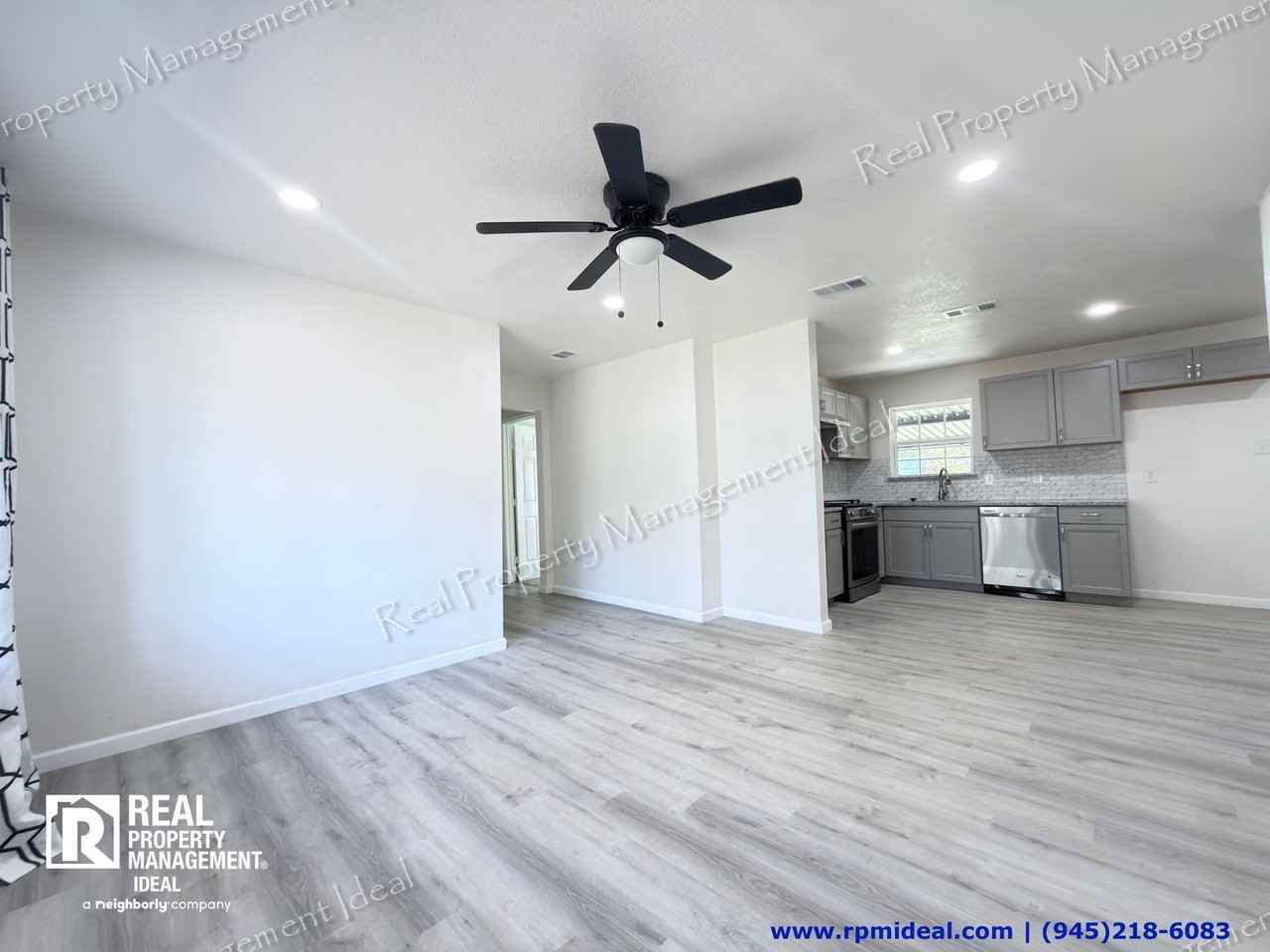 2908 Scottsbluff Dr - Photo 4 of 26