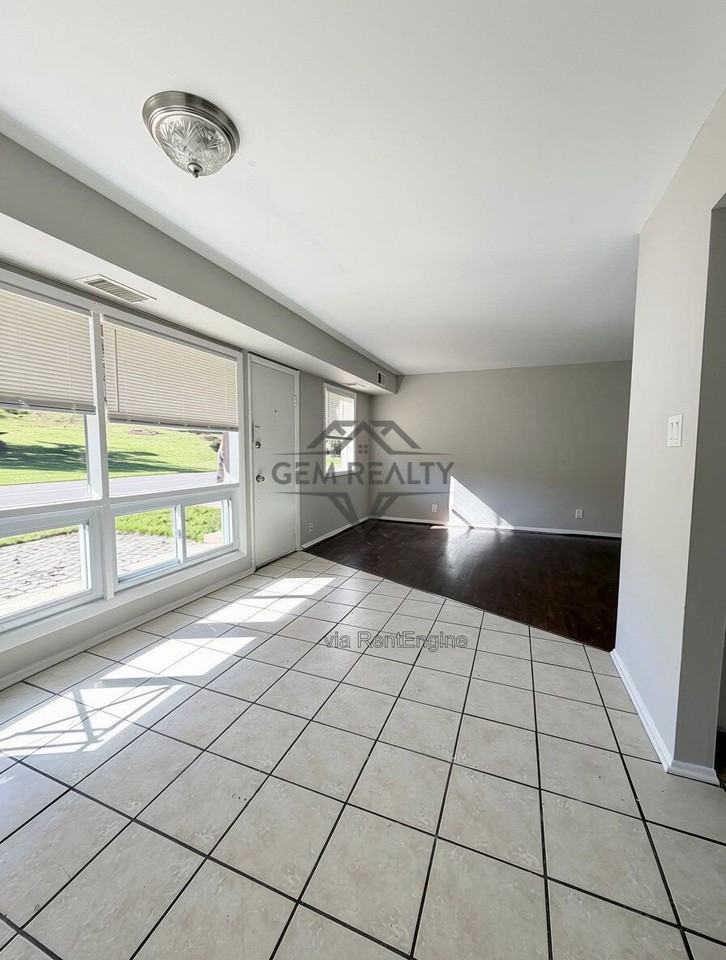 13443 Millwood Dr #2 - Photo 4 of 20