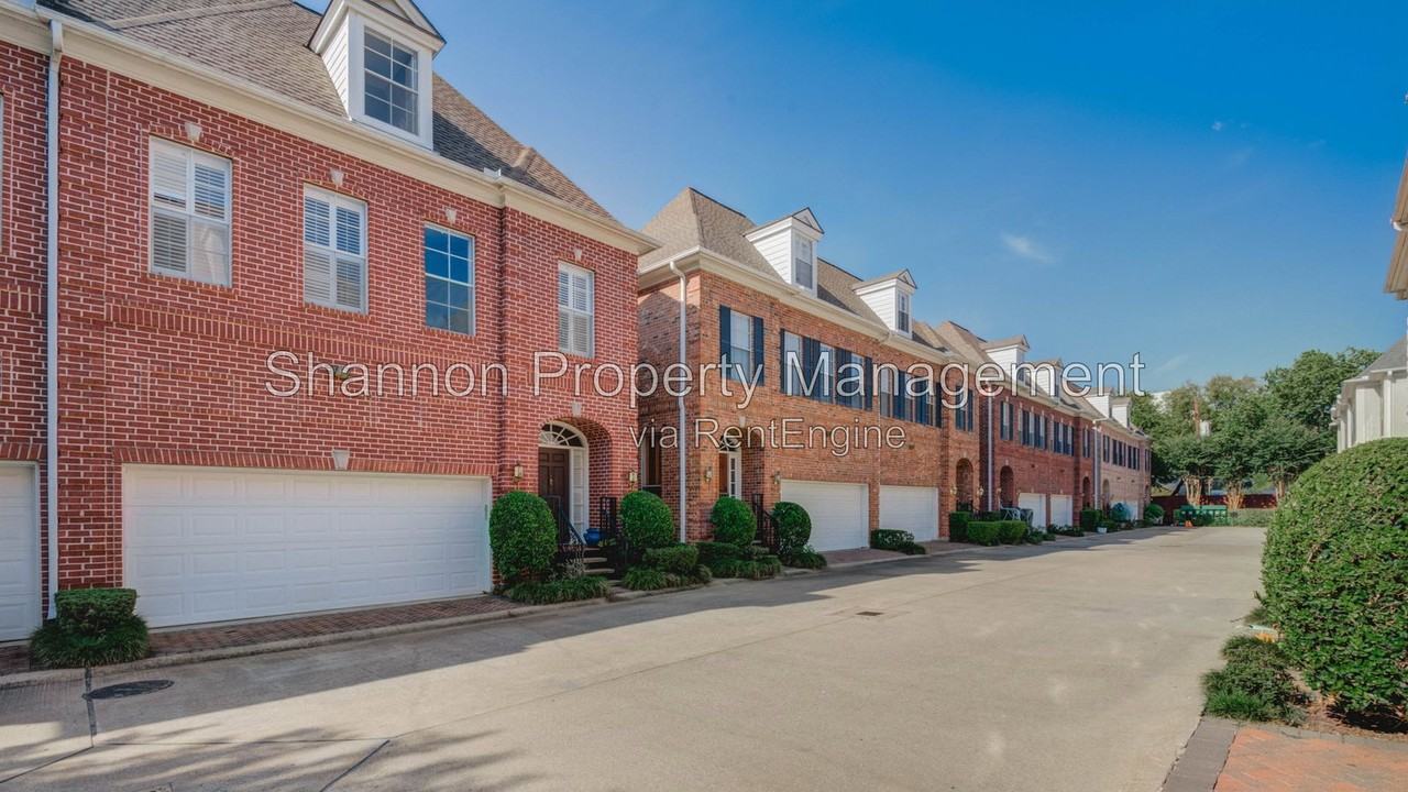1812 Staffordshire Cres - Photo 2 of 34