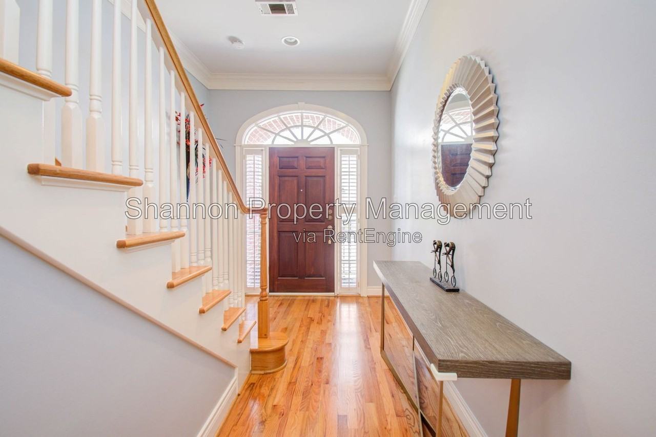 1812 Staffordshire Cres - Photo 6 of 34