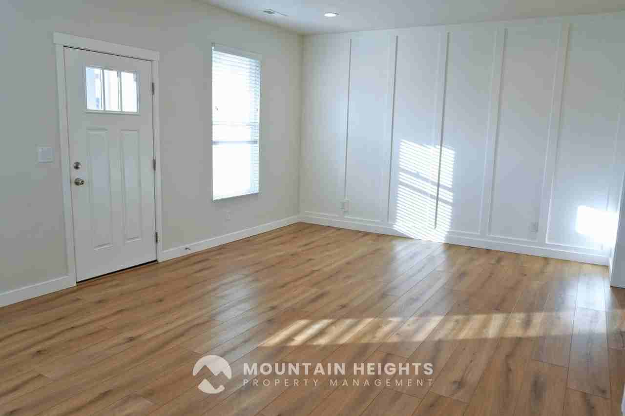 11329 S Prosperity Rd - Photo 3 of 25
