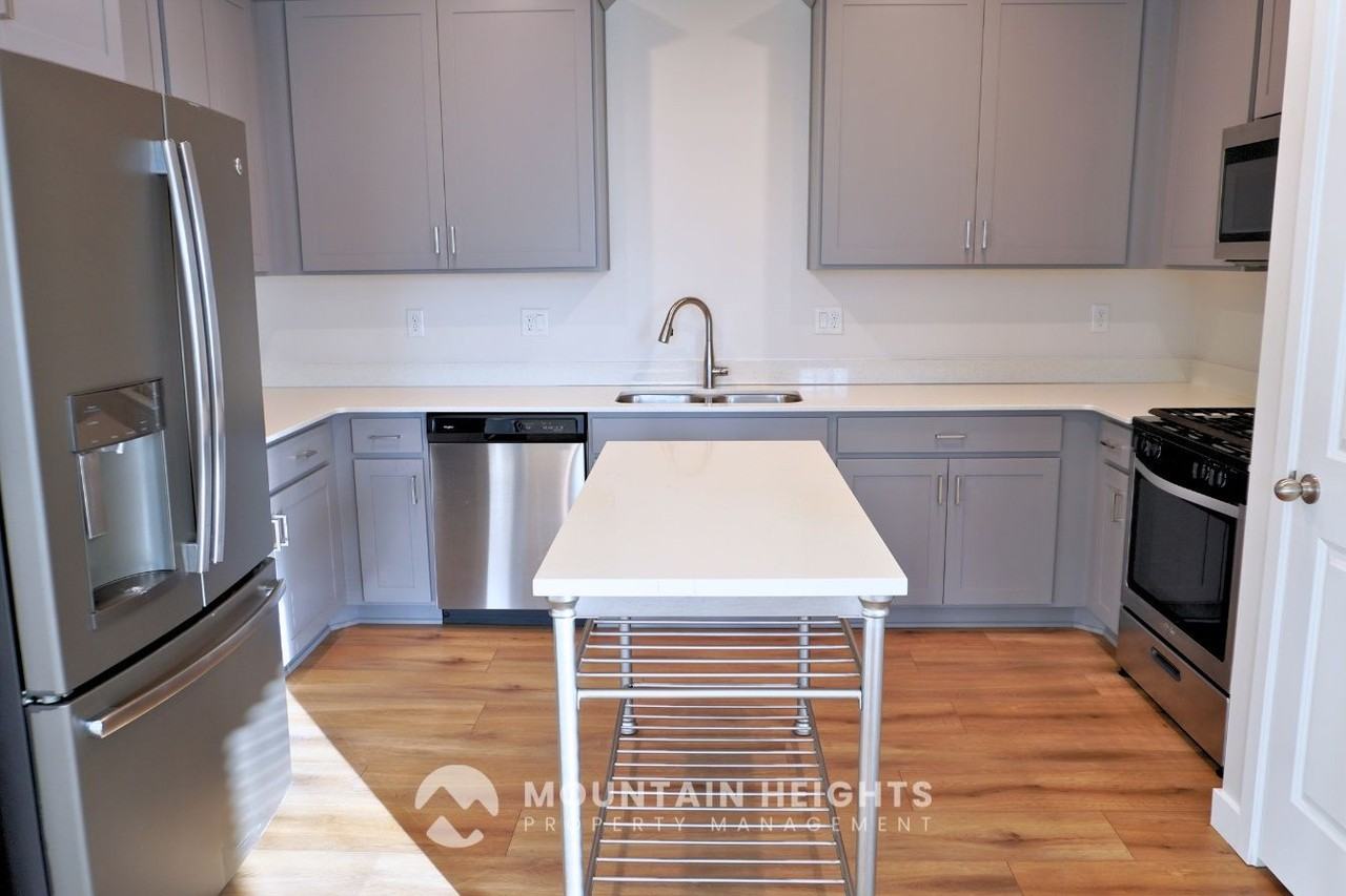 11329 S Prosperity Rd - Photo 6 of 25