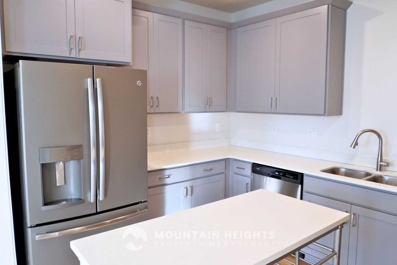 11329 S Prosperity Rd - Photo 7 of 25
