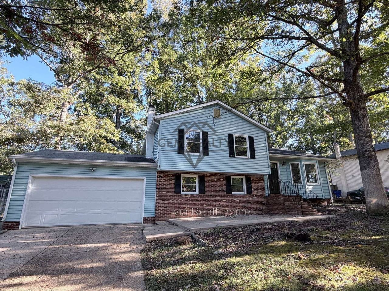 118 Durham Dr - Photo 2 of 20