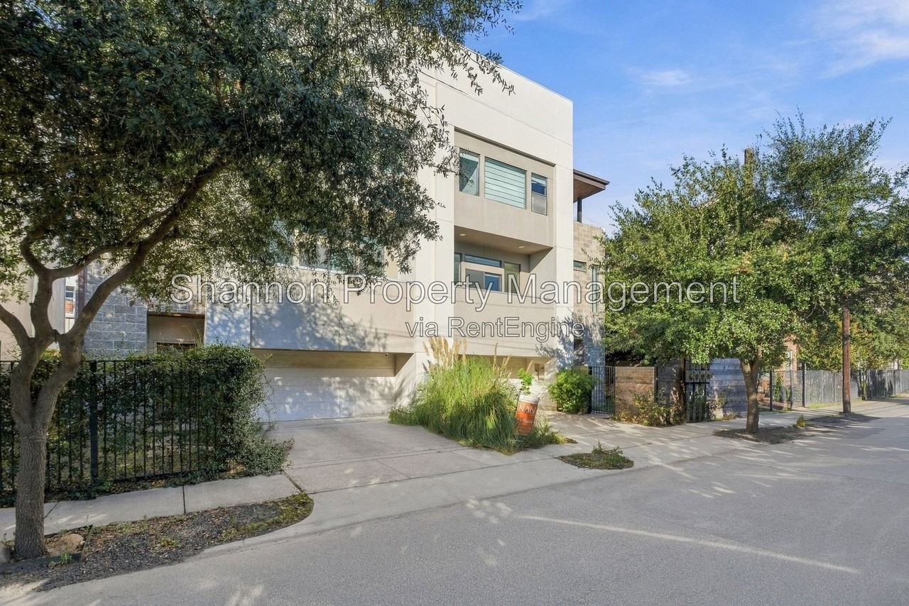 1109 Bonner St - Photo 2 of 39