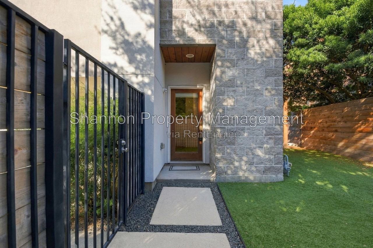 1109 Bonner St - Photo 4 of 39