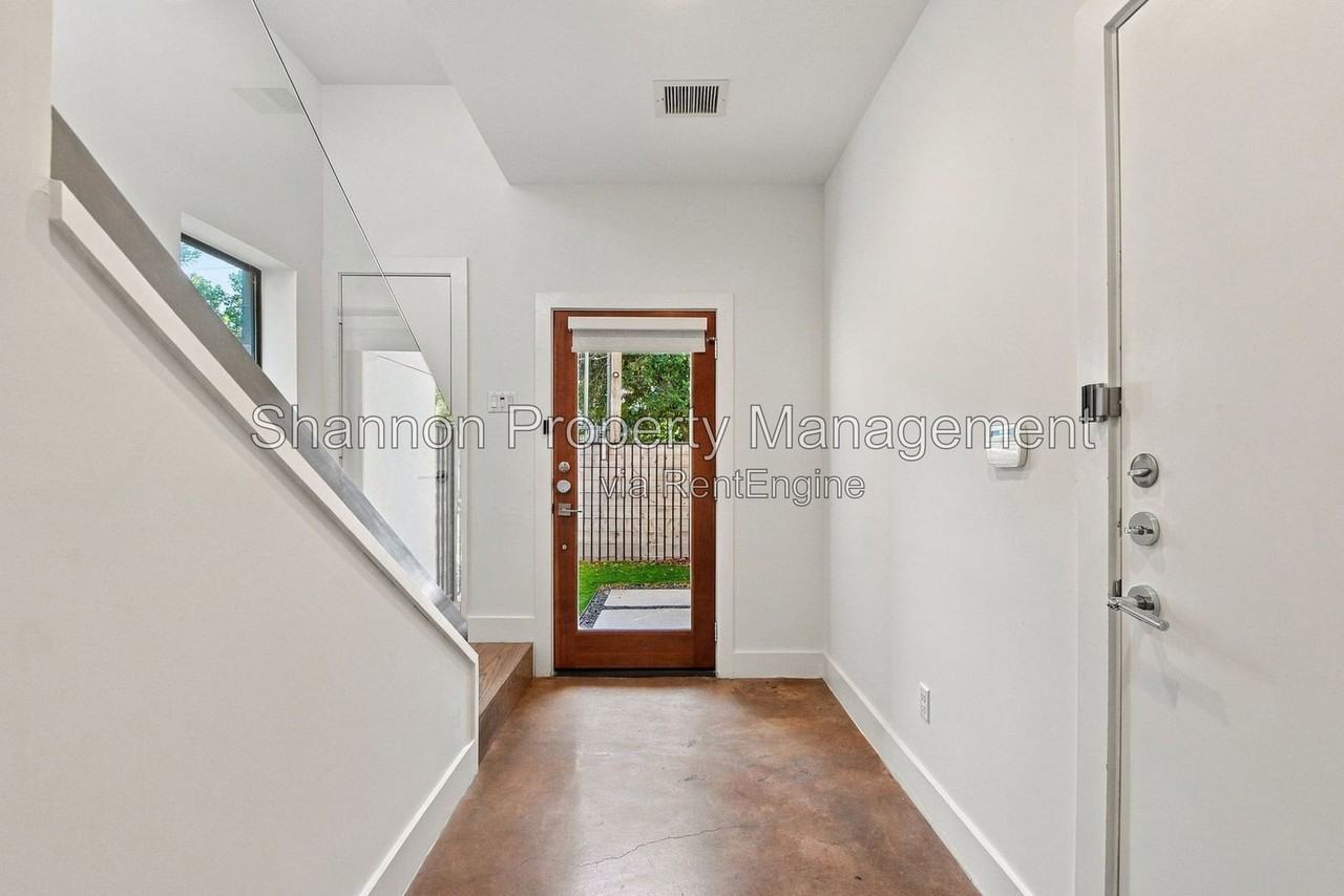 1109 Bonner St - Photo 5 of 39