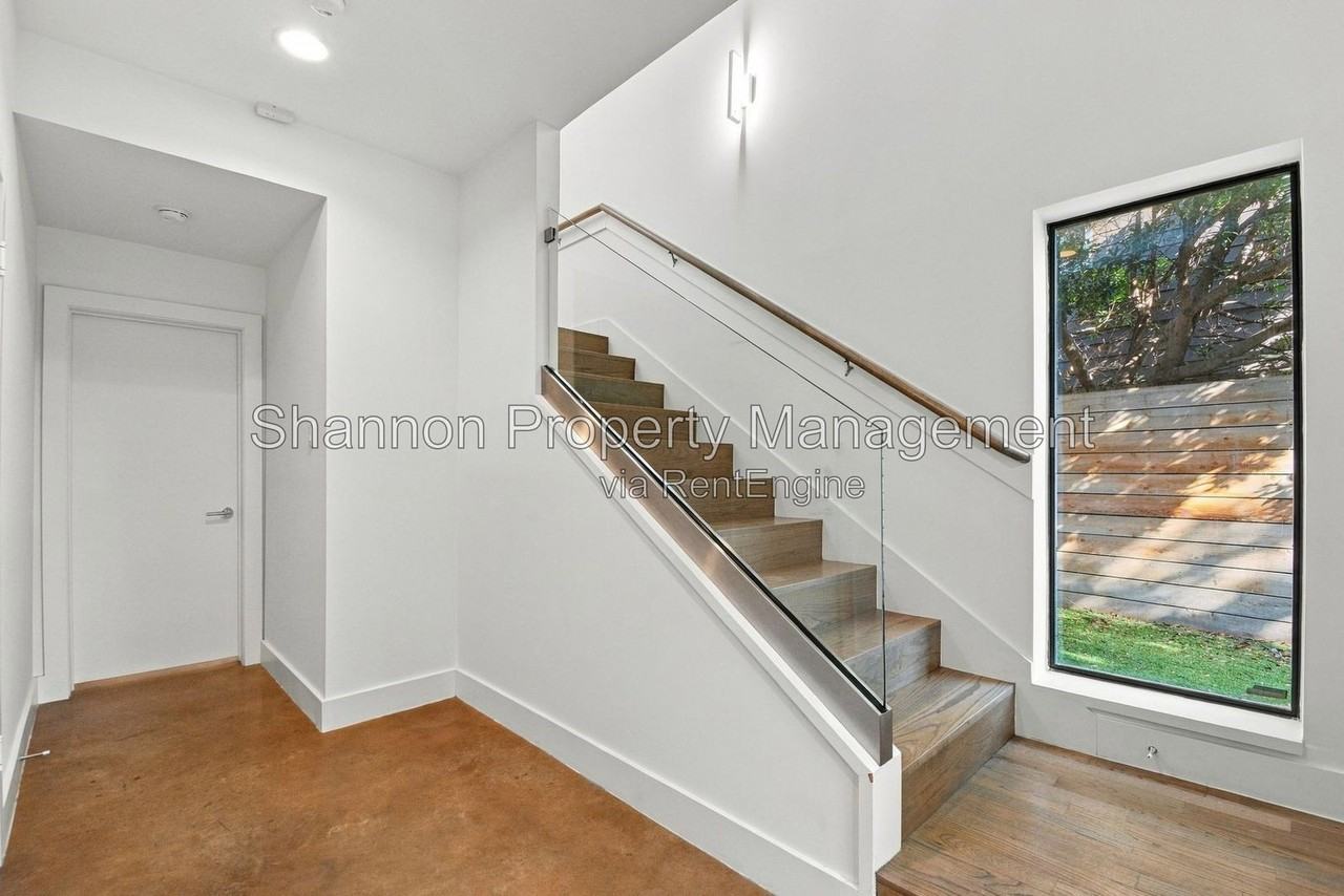 1109 Bonner St - Photo 6 of 39