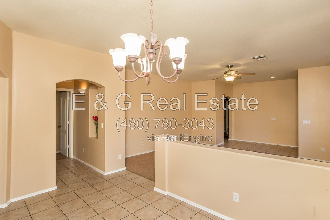 12526 W Bird Ln - Photo 4 of 11