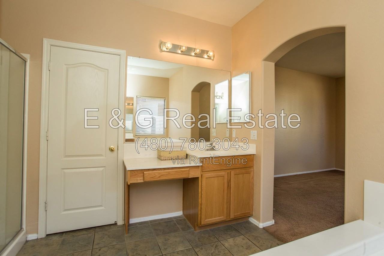 12526 W Bird Ln - Photo 5 of 11